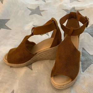 Boutique wedges